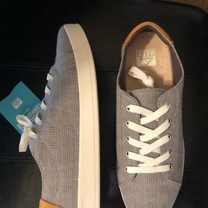 Brand new Reef Cushion sunset sneakers.